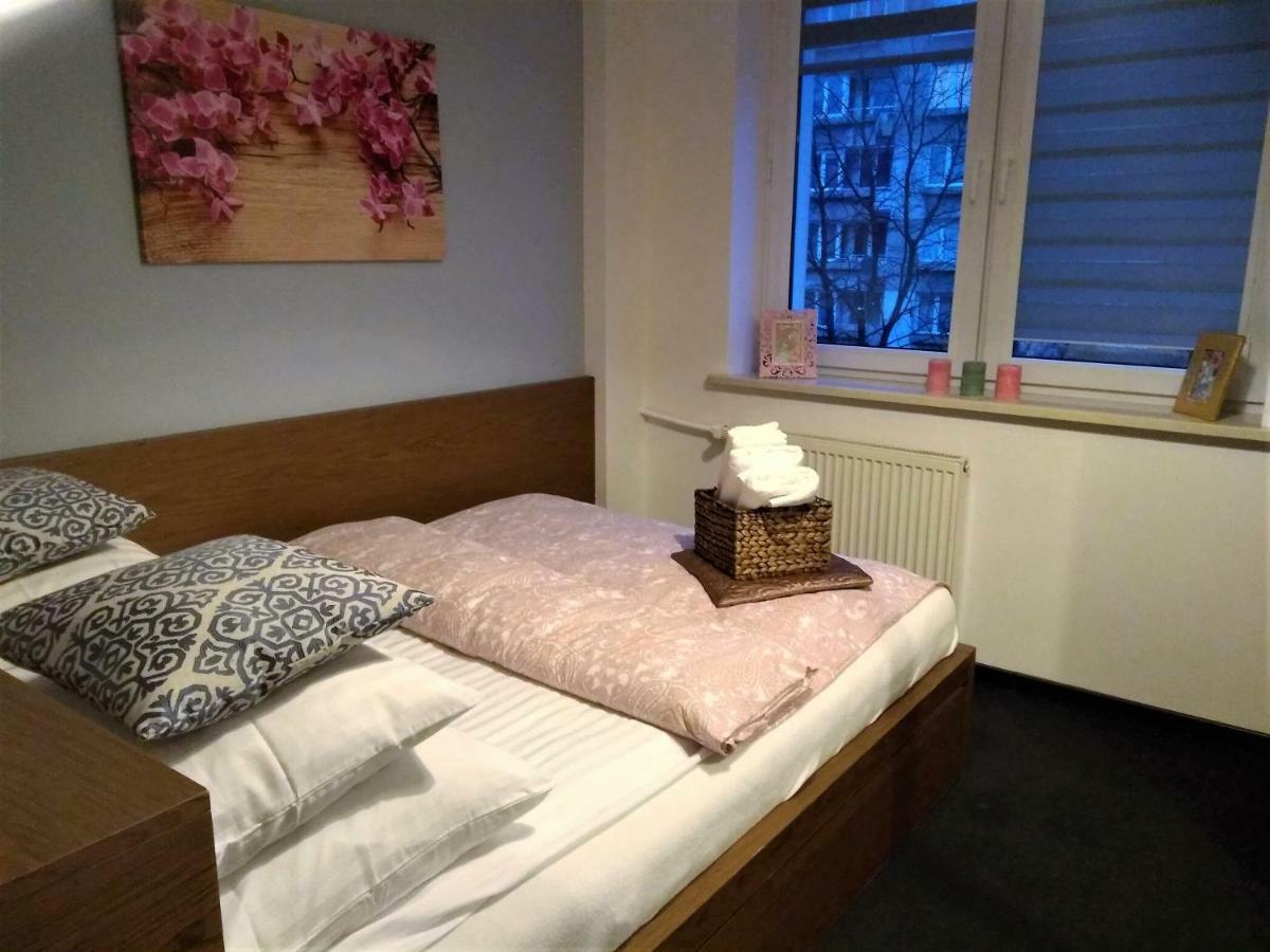Stylish And Spacious By Cooee Apartments Варшава Экстерьер фото